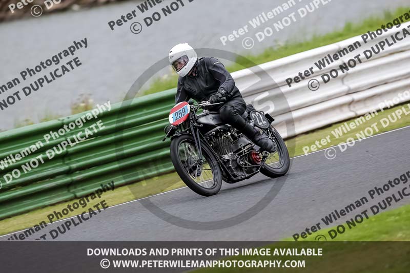 Vintage motorcycle club;eventdigitalimages;mallory park;mallory park trackday photographs;no limits trackdays;peter wileman photography;trackday digital images;trackday photos;vmcc festival 1000 bikes photographs